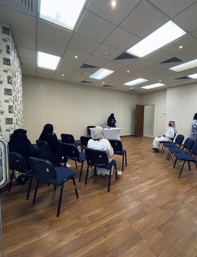 برنامج التأهيل المهني يقيم اللقاء الثاني لمجموعة دعم مسار التوظيف