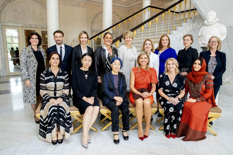 ملكة هولندا تستقبل ممثلي مجموعة العشرين.